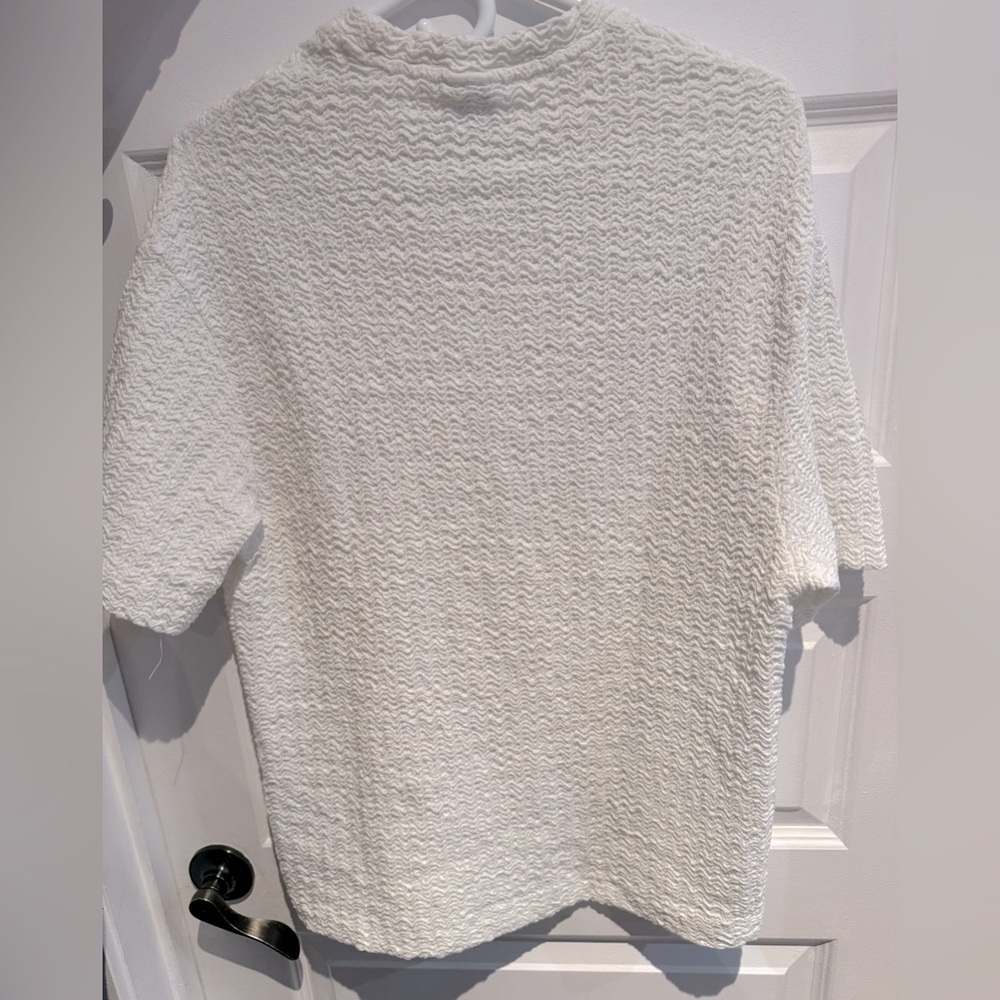 White Zara T-Shirt - Size small fits like medium - never worn - 10/10 condition